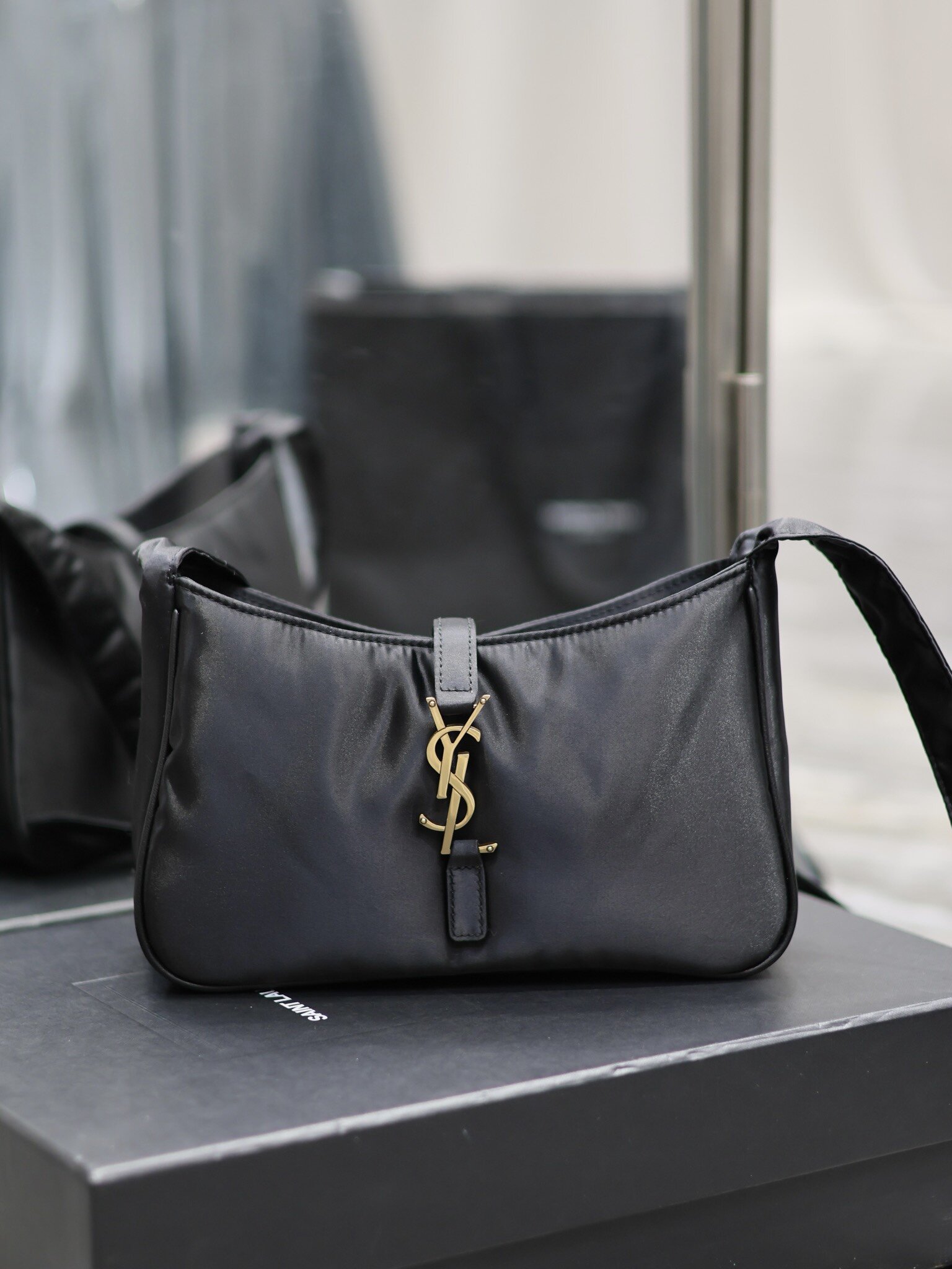 YSL 657228 2